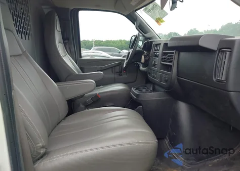 2018 Chevrolet Express 2500 Work Van from USA, damaged, VIN 1GCWGAFP1J1343797